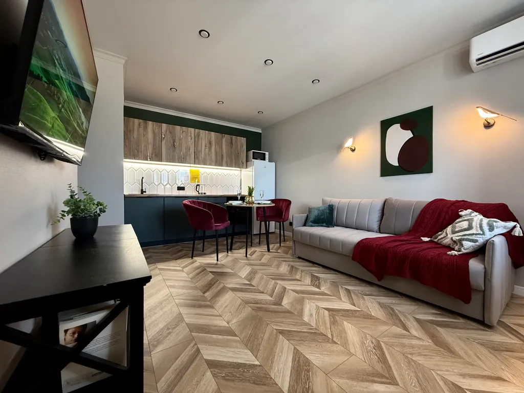 Красивая квартира на Уральской (Чкалова)