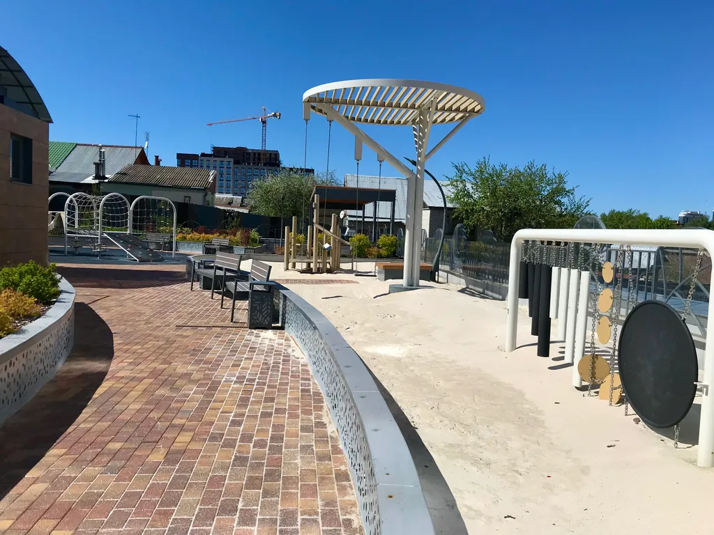 Новая светлая евродвушка бизнес-класса рядом с центром города