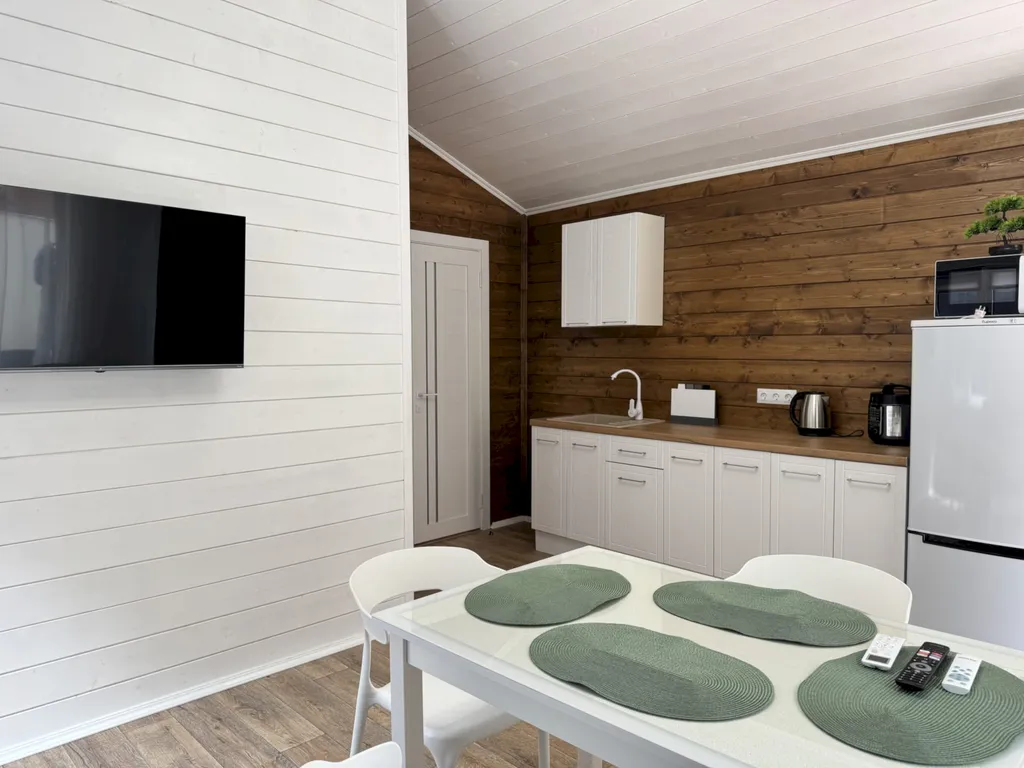 Коттедж Дом для отдыха семьёй с террасой - 7 минут до моря — Геленджик