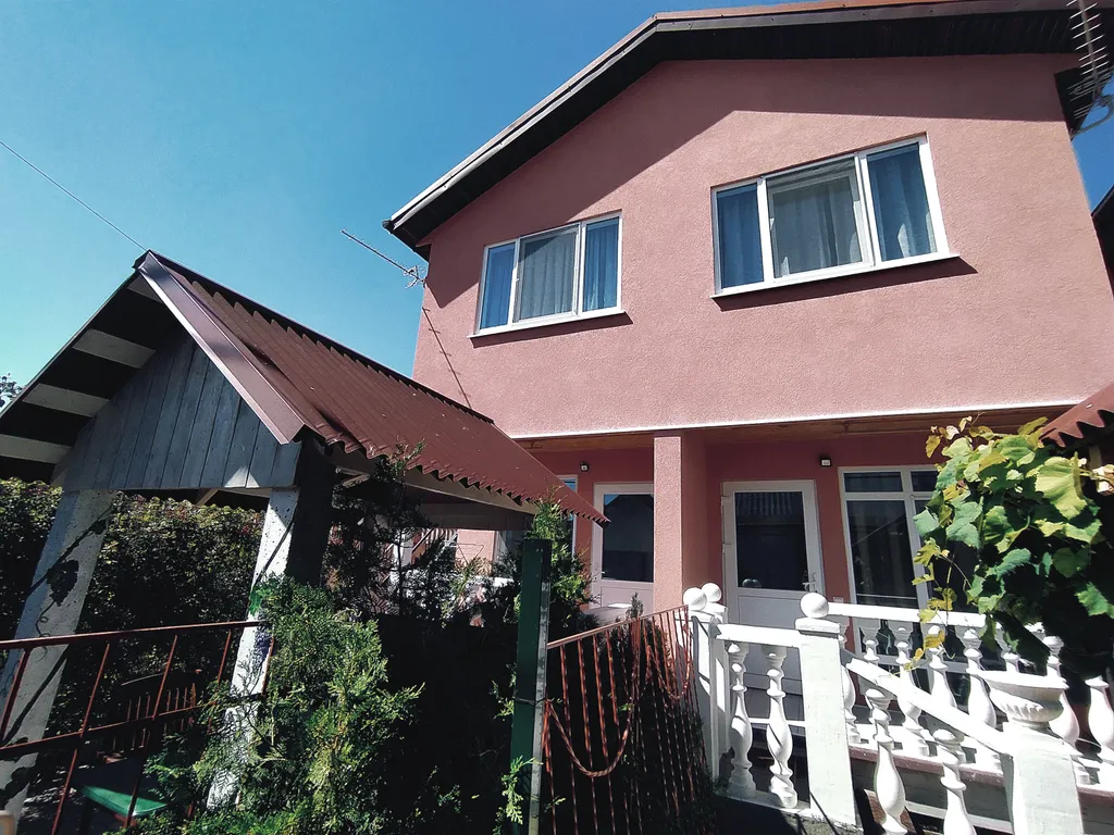 Коттедж Двухэтажные двухкомнатные таунхаусы с личной территорией под ключ — аренда посуточно в Заозёрное