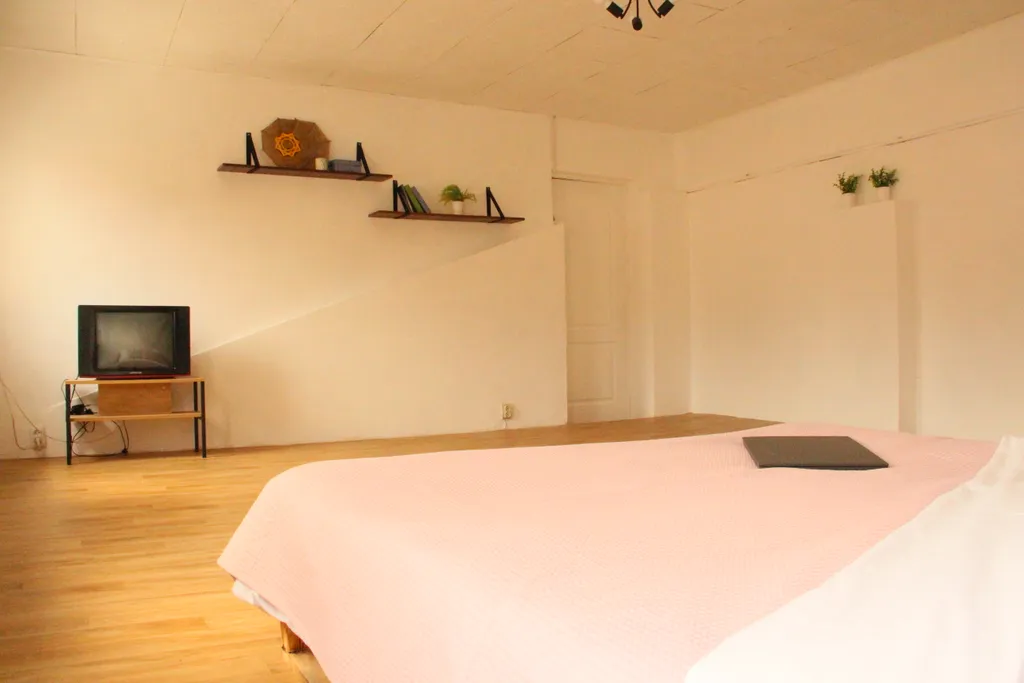 Уютный домик Много дерева