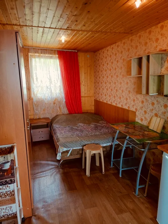 Уютная небольшая  студия, с видом на море и  на вершину Ай-Петри.