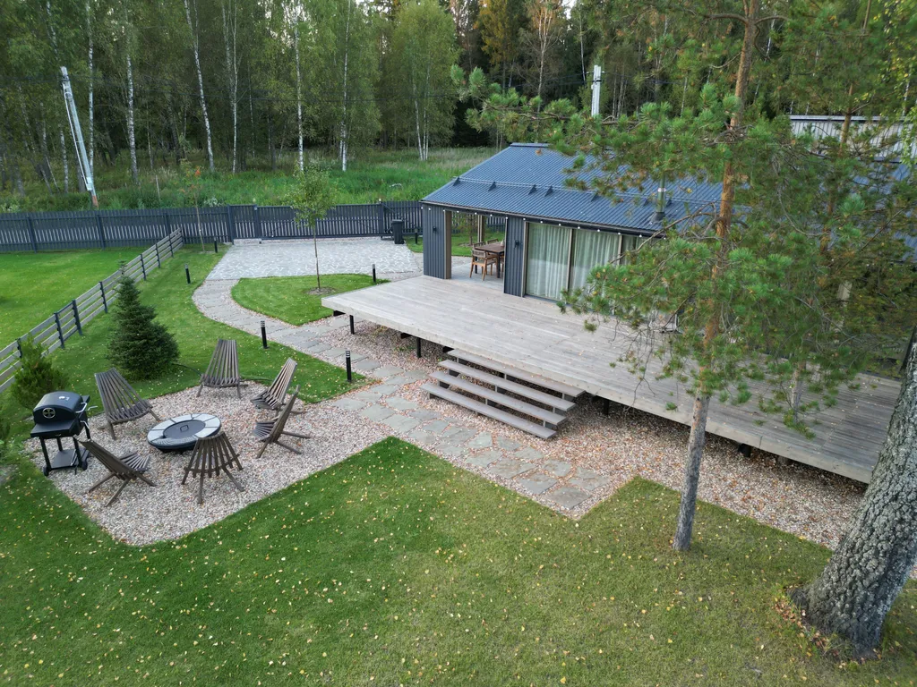 Уютный загородный дом в тишине