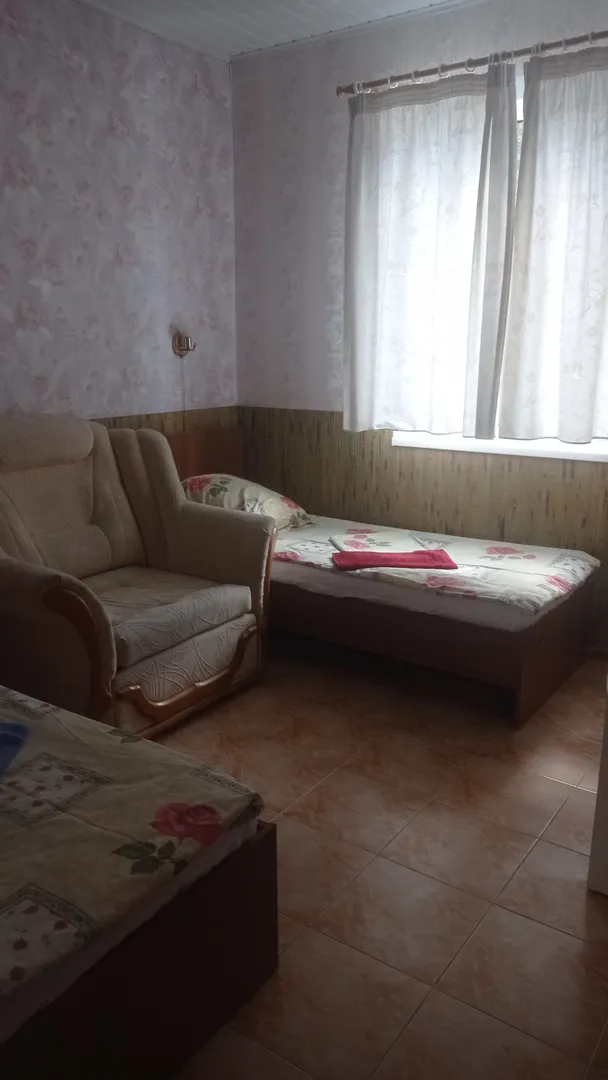 2-й этаж, 2 односпальные кровати с ортопедическими матрасами