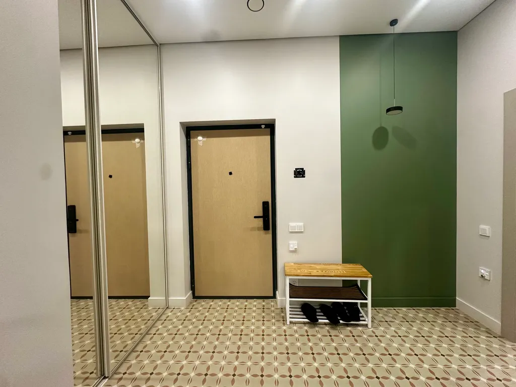 Умная квартира с дизайнерским ремонтом и тёплой парковой