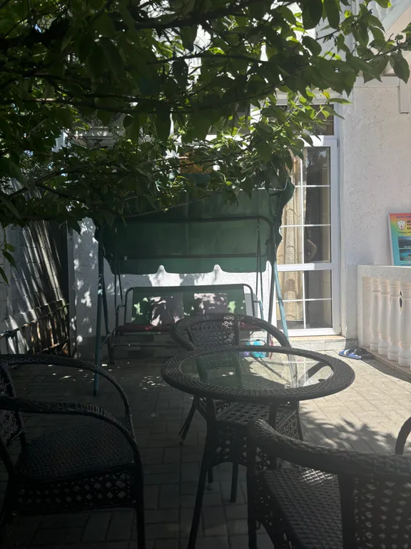 Квартира Квартира Четырёхместный номер стандарт на 1 этаже с отдельным входом — Сухум