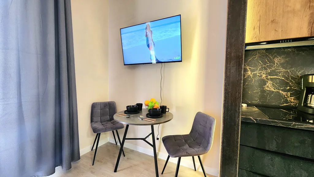 Шикарная студия с видом на бассейн