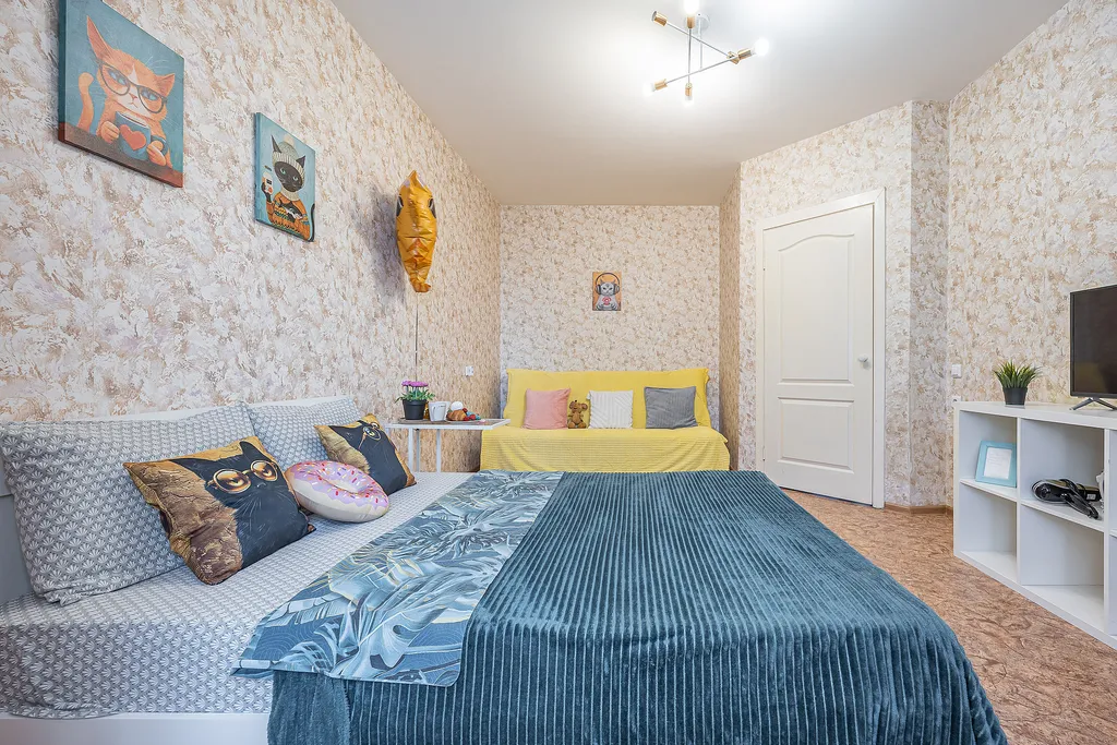 Деловые котики - яркая, веселая квартира