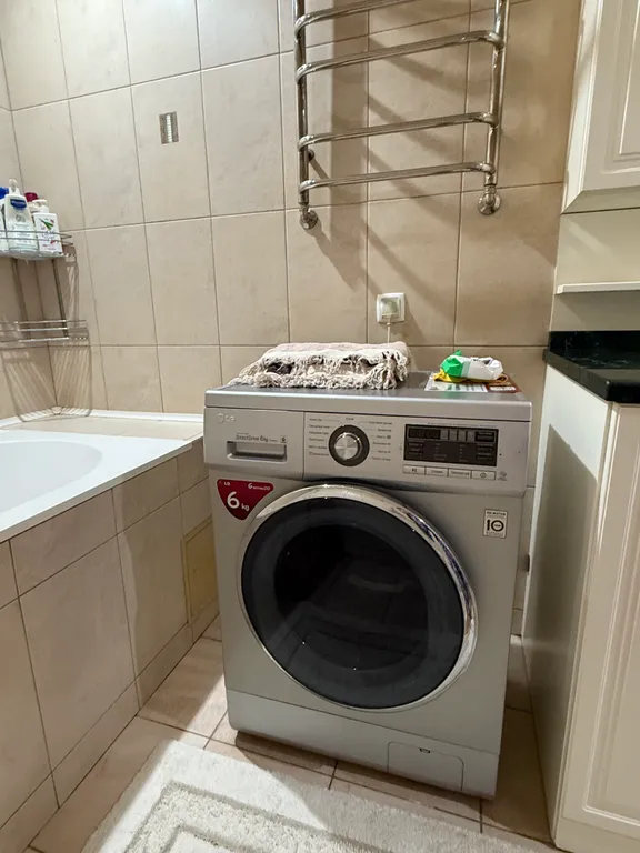 Шикарная просторная квартира с дизайнерским ремонтом