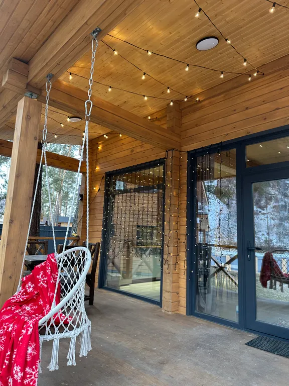 Новый круглогодичный коттедж из бруса на берегу Катуни