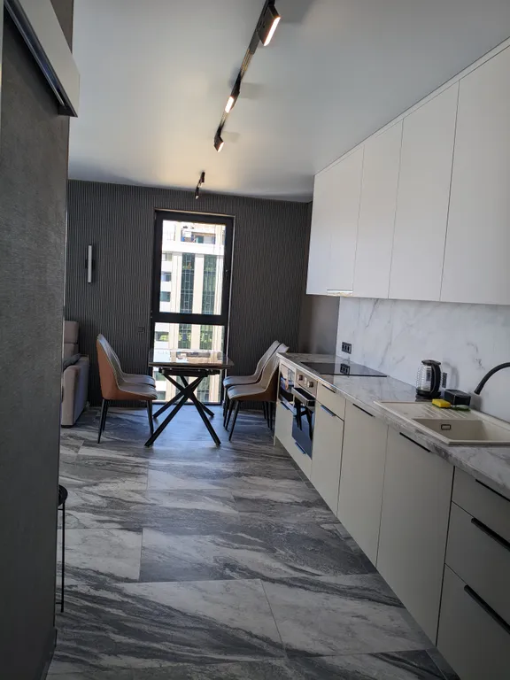 Квартира с отдельной спальней с лучшим видом на море и стадион