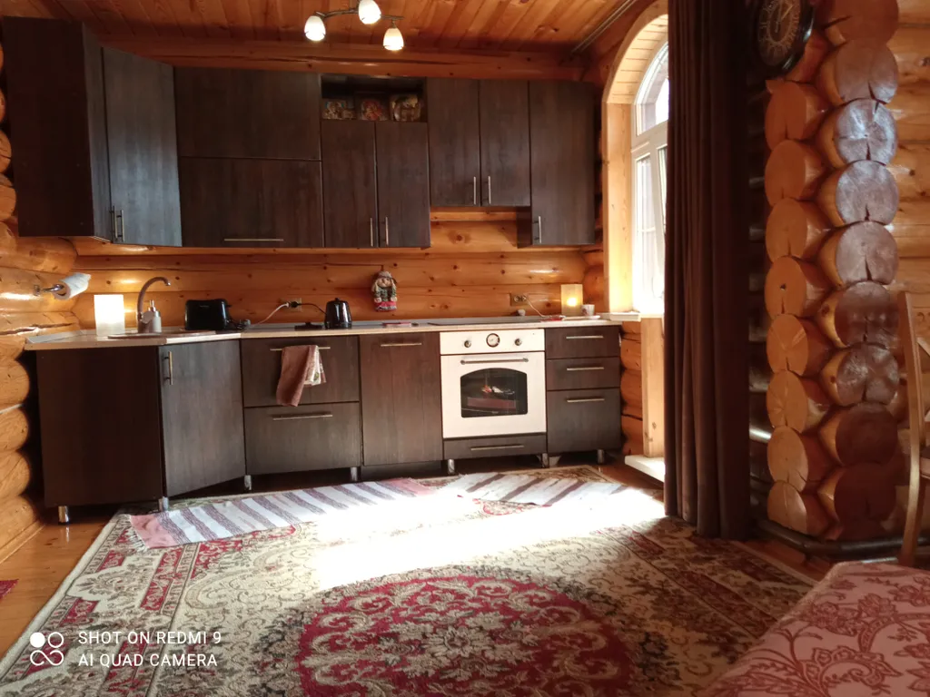 Дом на берегу реки чемал