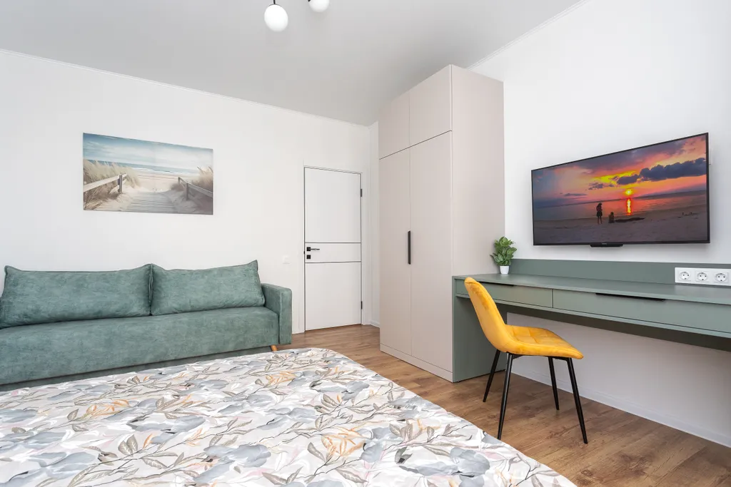 Just rent this apartment)