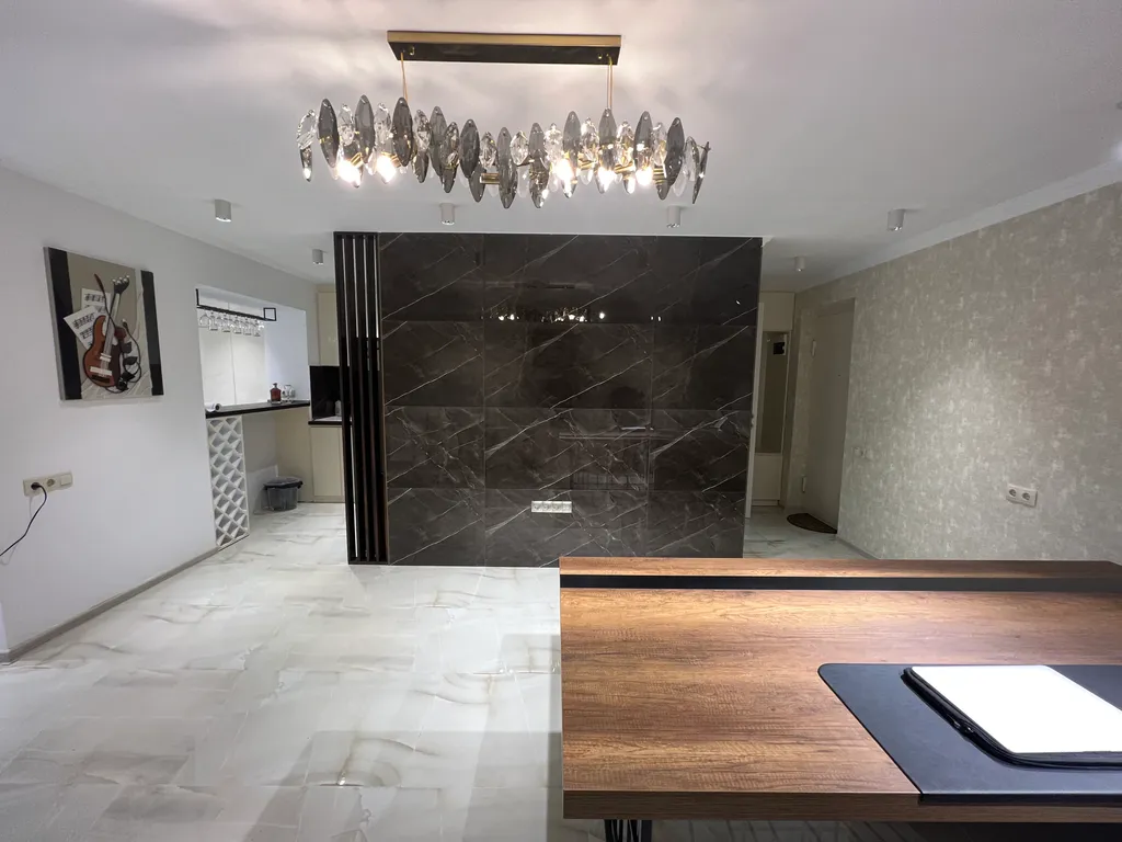 Business Studio Apartment in Central Park