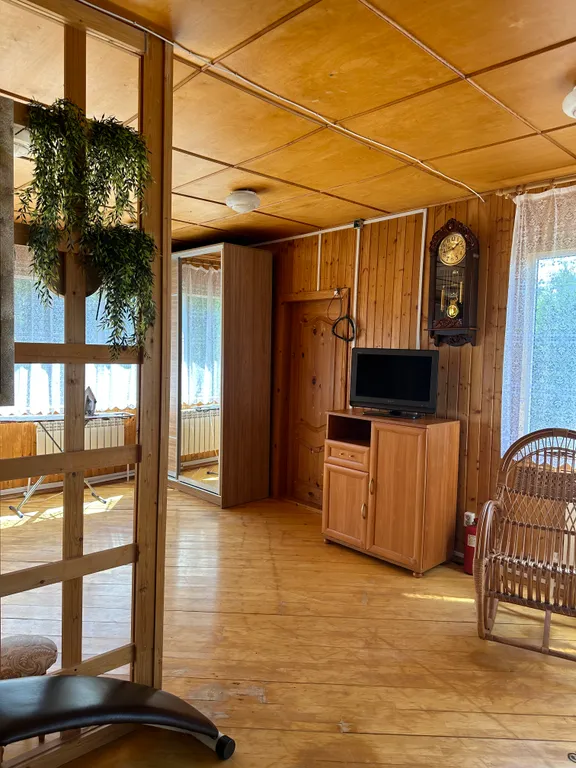 Уютный дом прямо на берегу реки