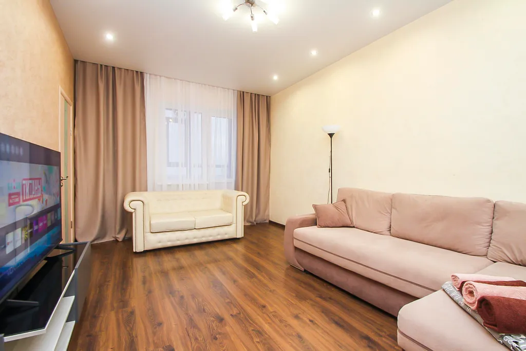 2 комнатная квартира возле тц Аура — аренда посуточно в Сургут