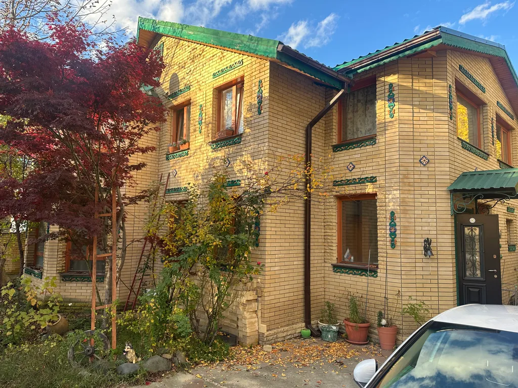 Вилла на первой линии Эсто-садка через дорогу от Горки города