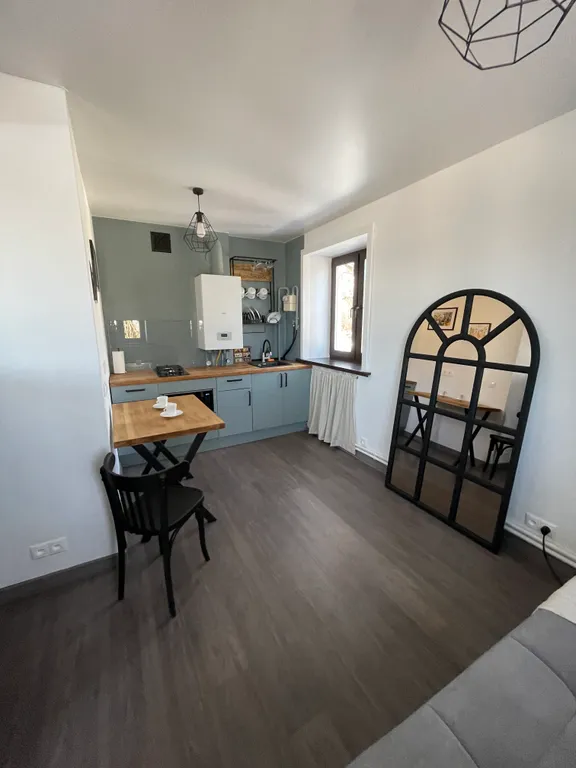 Небольшая квартира с авторским ремонтом