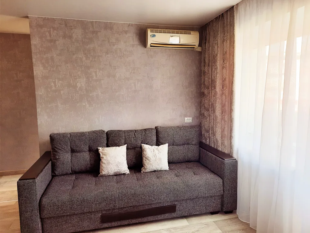 Квартира с евроремонтом в центре города, с видом на Волгу и ресторан