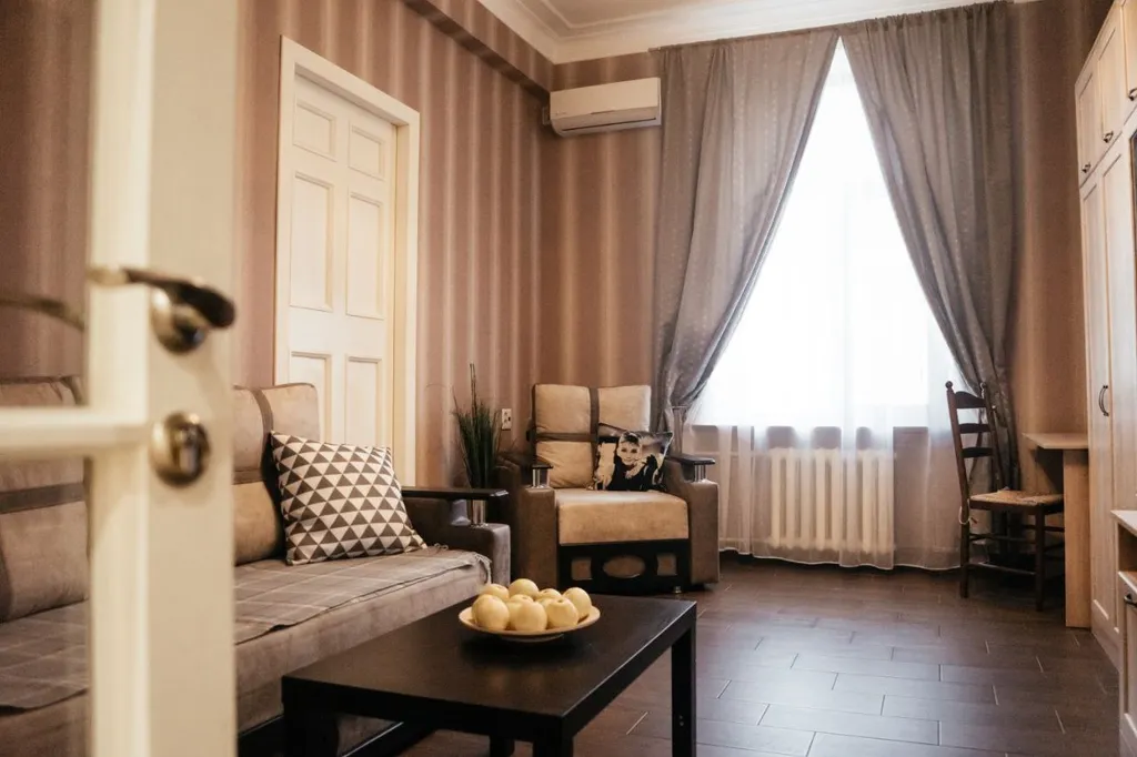 Сталинская Трёшка Халтуринский на главной улице города