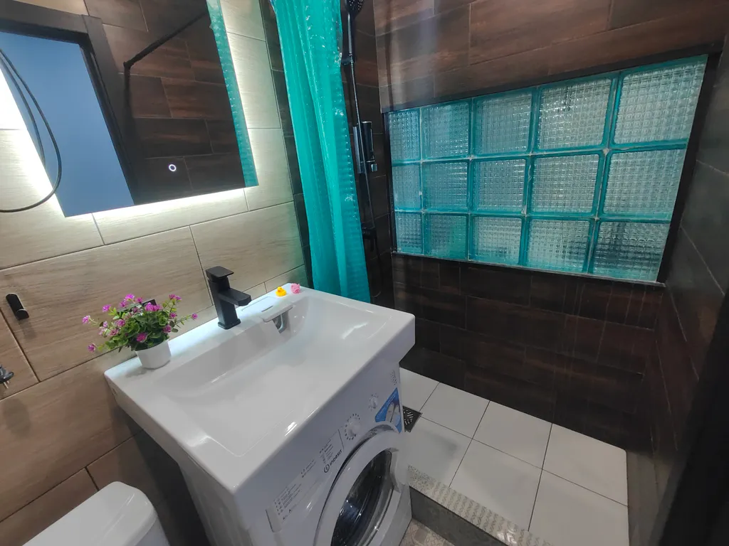 Квартира Отличная студия напротив Сибади в центре Нефтяников — Омск