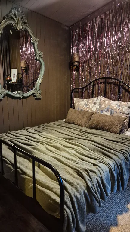 Сказочный уютный домик у моря