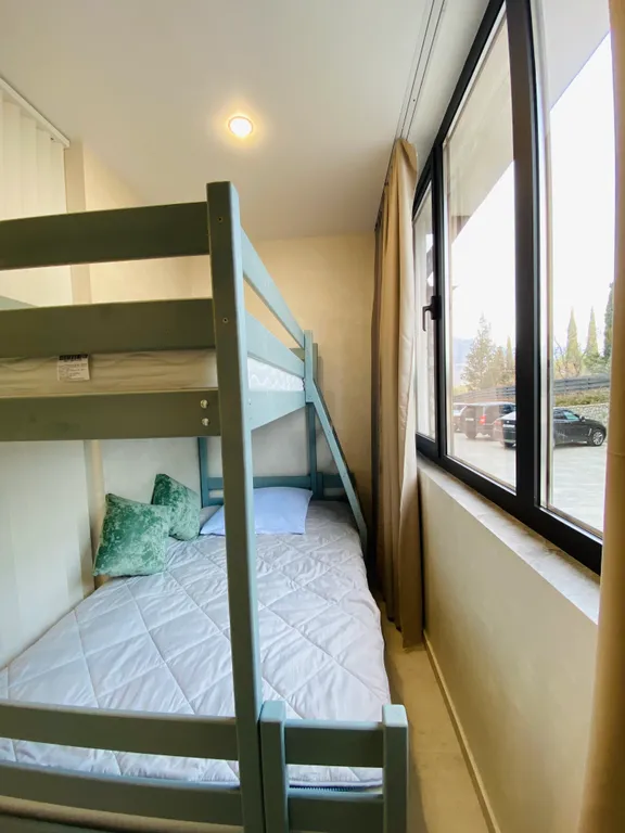 Студия с бассейном на семью с 2-3 детьми