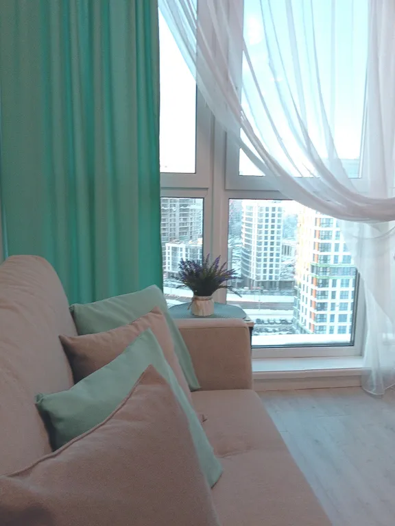 Уютная современная евродвушка с шикарным видом из панорамных окон