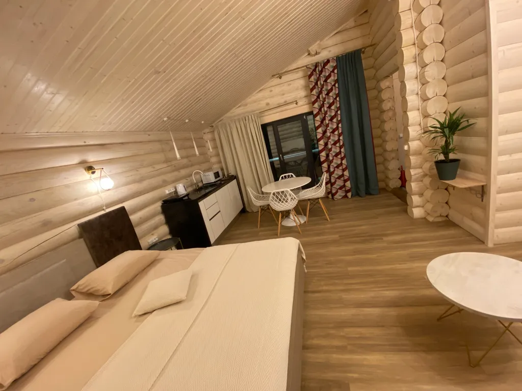 Домик с видом на лес