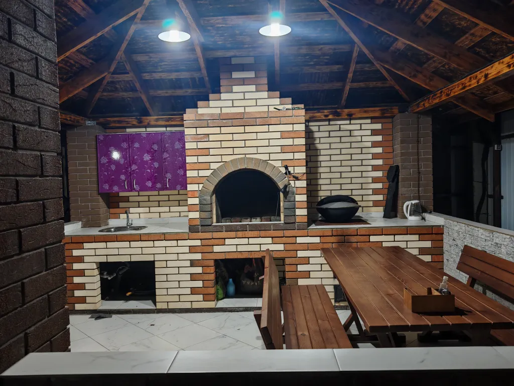 Дом с баней и бассейном