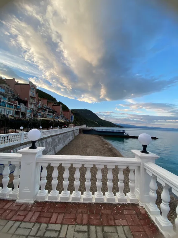 Уютные апартаменты с видом на горы в Элит Лазурном