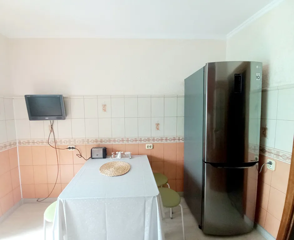 Большая квартира возле ТЦ Тринити