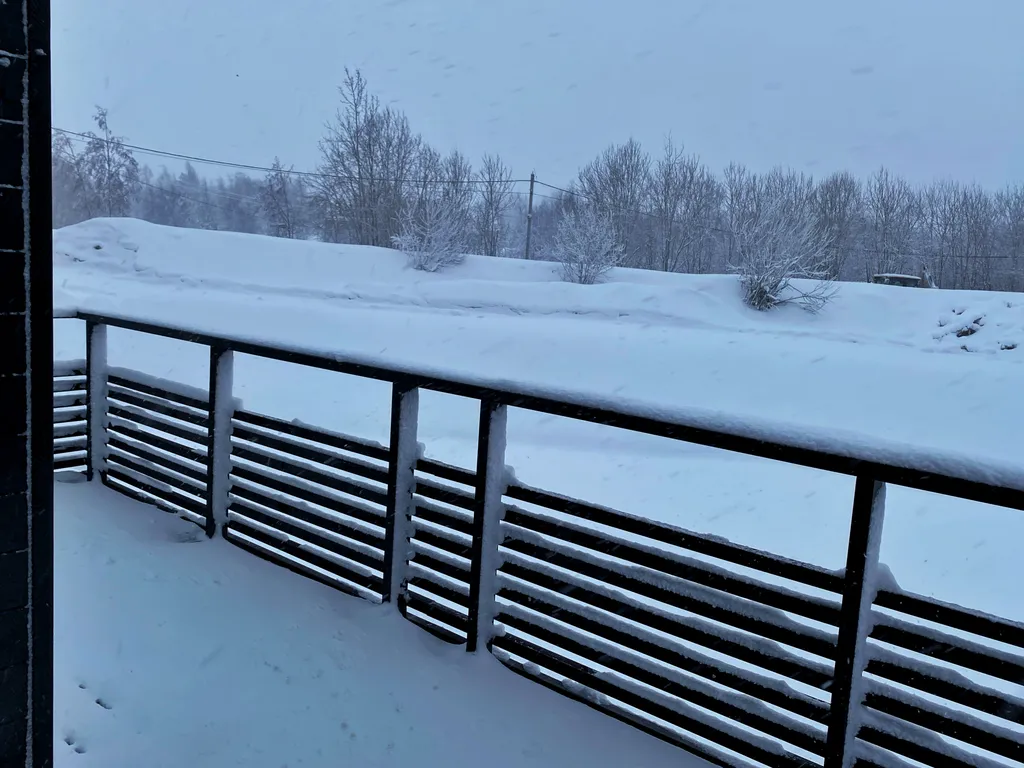 Уютный домик на берегу пруда