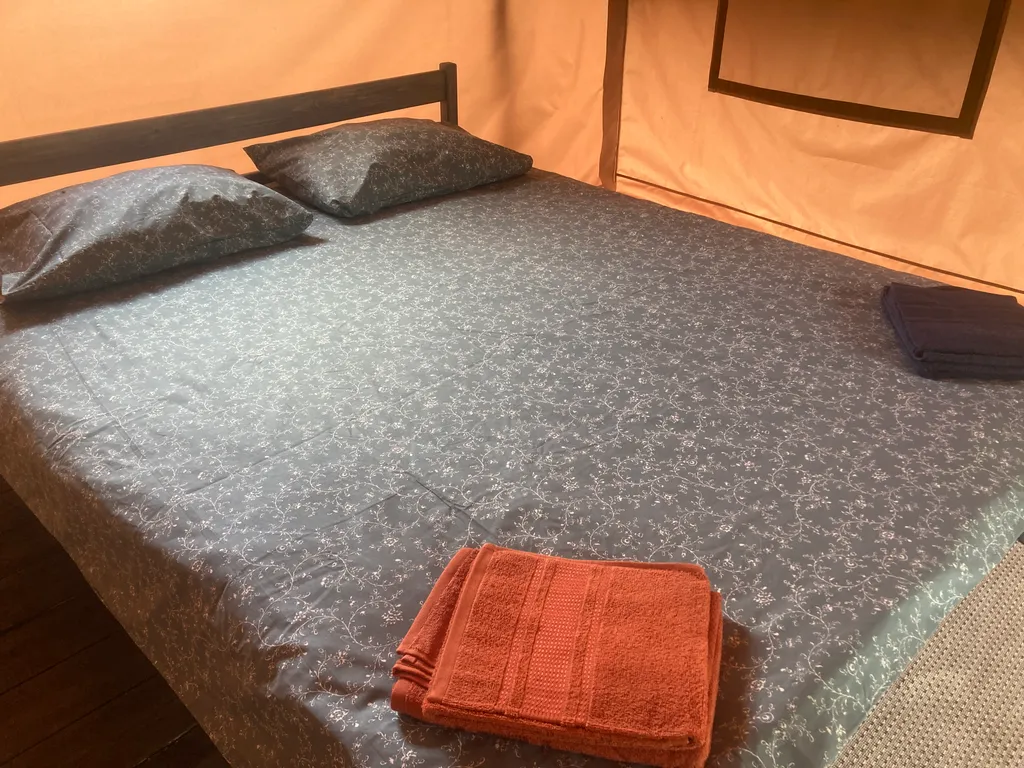 Уютный глэмпинг на прекрасном острове на псковском озере