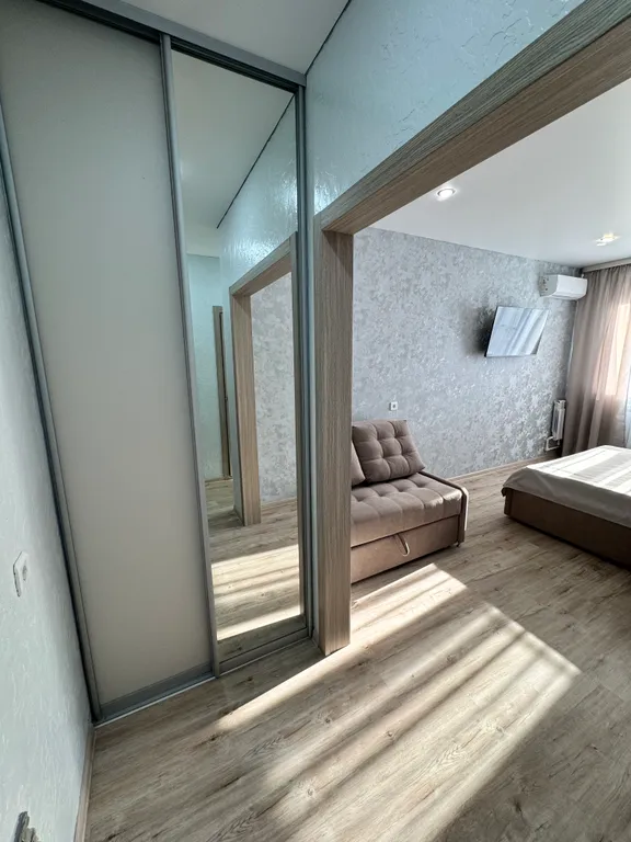 Квартиру со свежим ремонтом, новой мебелью и техникой