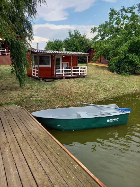 Новый дом-сруб у реки в живописном месте, баня, банный чан, рыбалка