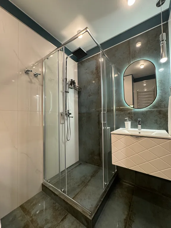 Яркая и современная квартира около Западного пляжа