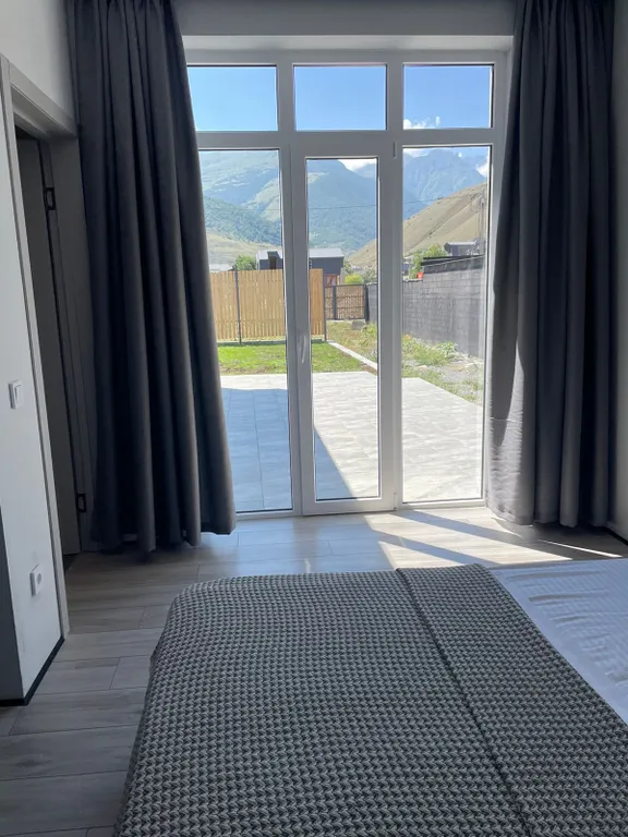 Уютный дом с видом на горы в Верхнем Фиагдоне