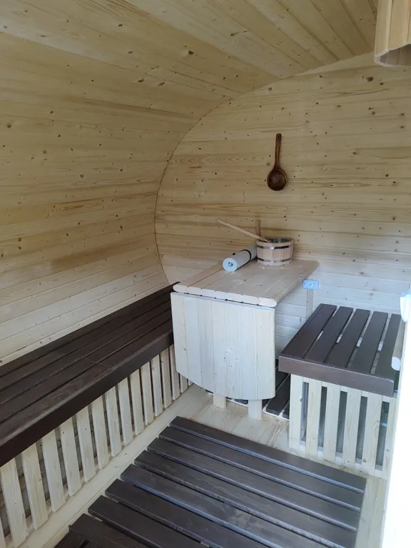 Уединённый хутор в лесу у реки с баней и камином