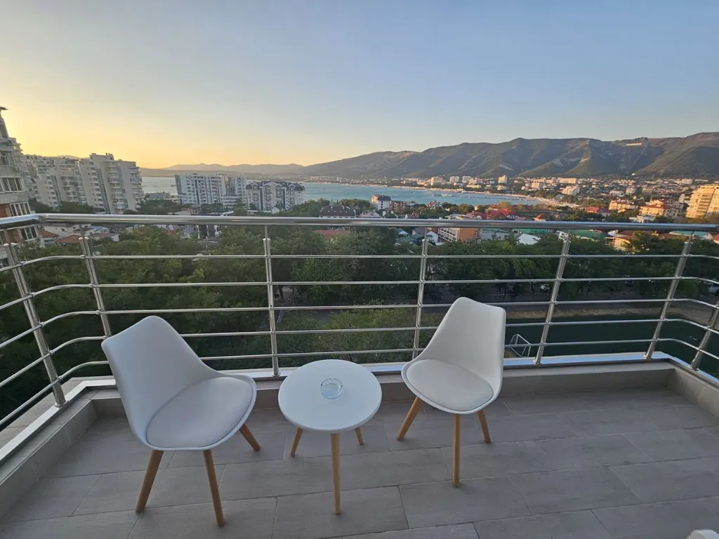 2-комнатная квартира с террасой и красивым видом