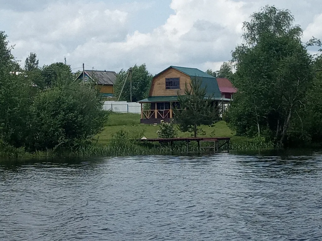 Дом с видом на озеро