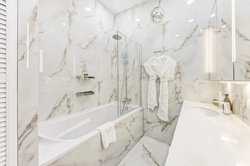 Апартаменты-студия на 62м этаже в Башне "Нева с видом на башни "Сити".