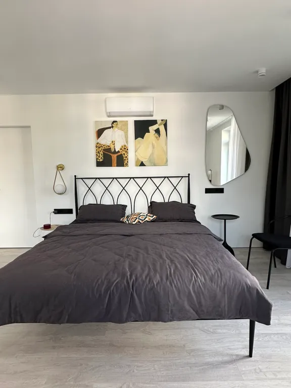 Эксклюзивная евродвушка с просторной террасой в самом сердце города