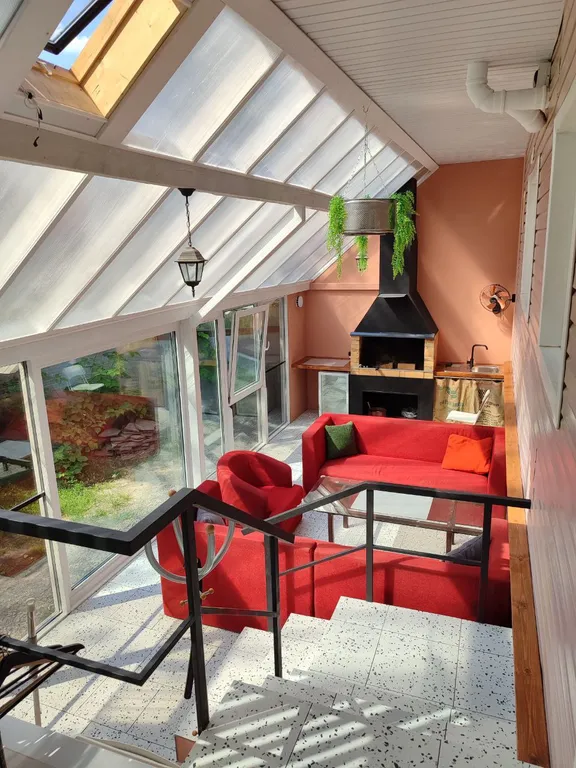 Вилла с гриль-верандой, сауной, купелью и джакузи