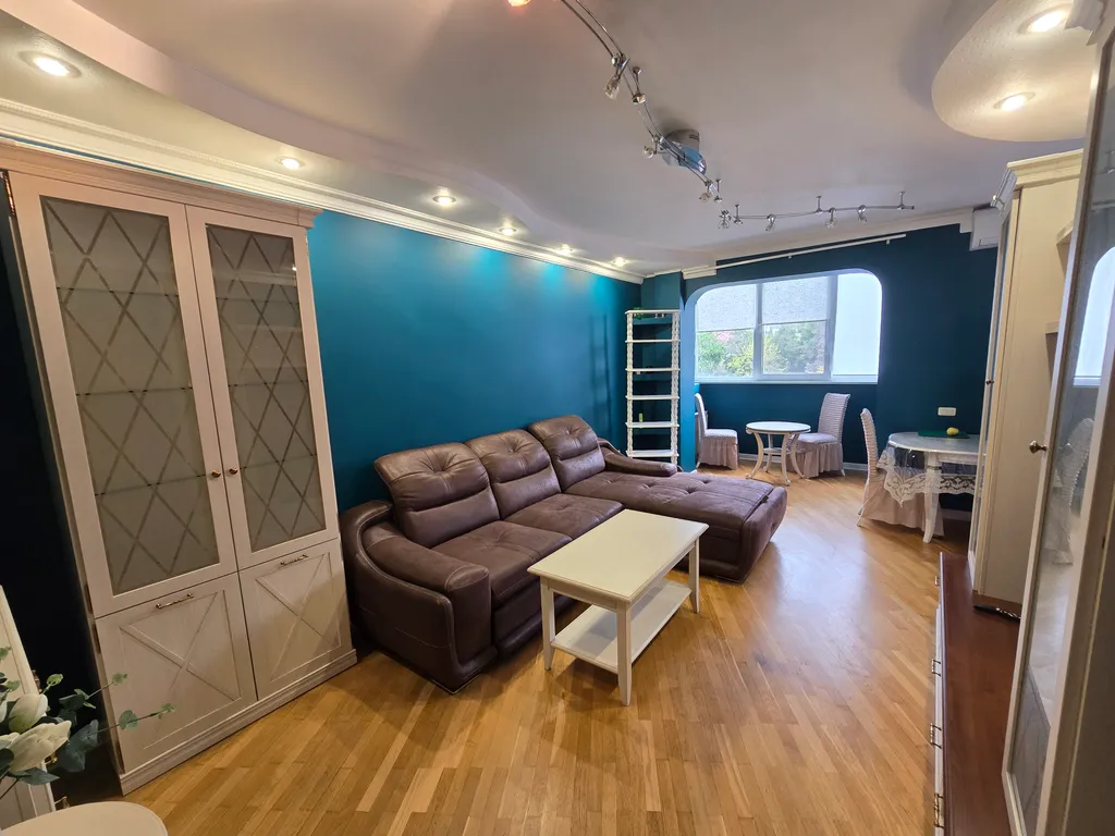 Просторная квартира с видом на море