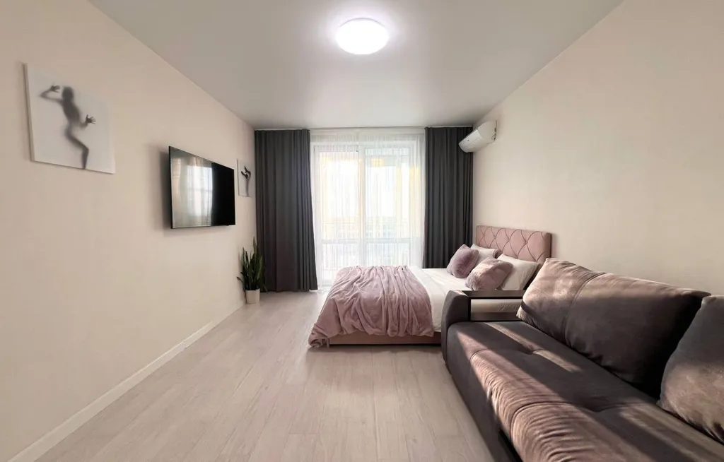 Вернисаж на Броско командированным и туристам города до 4 человек