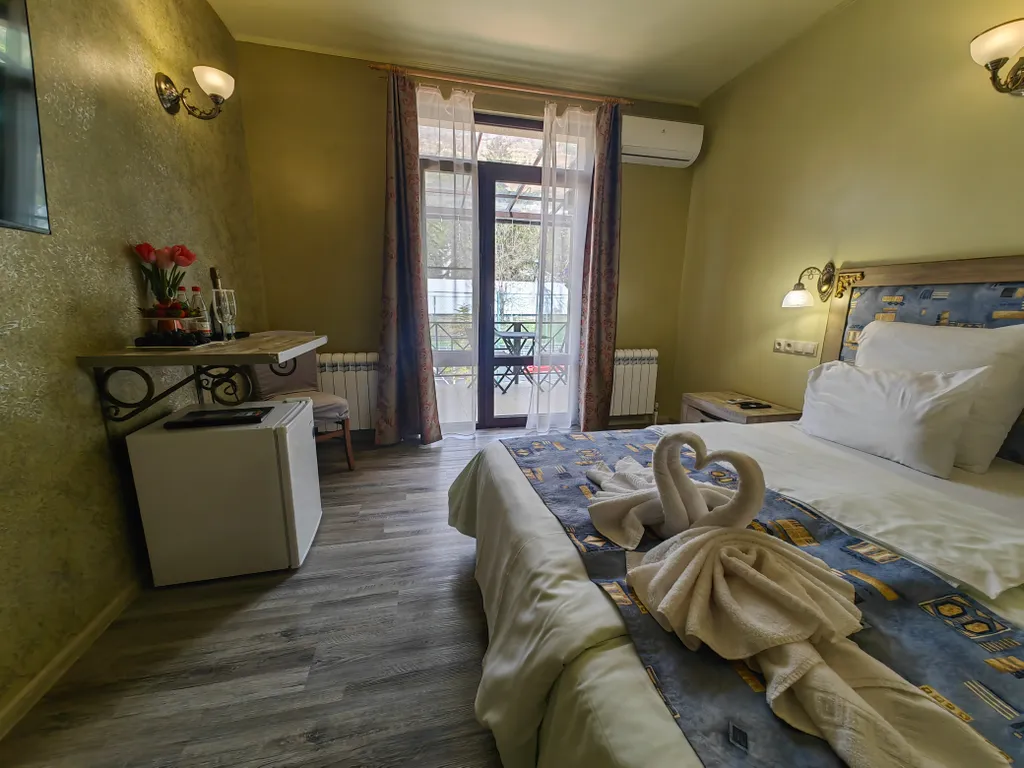 Уютный номер с видом на горы