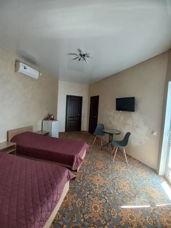 Трёхместный Де Люкс с балконом