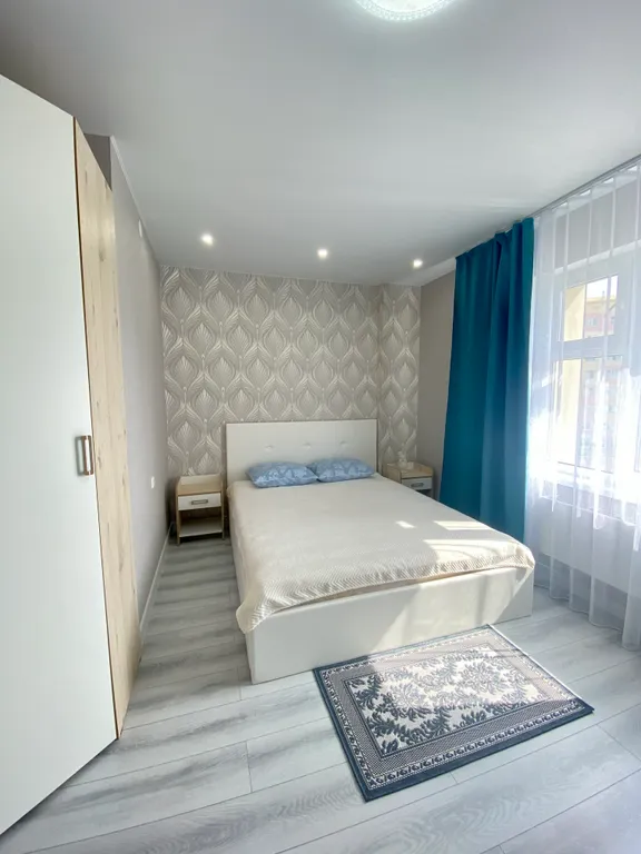 Светлая просторная квартира — аренда посуточно в Якутск