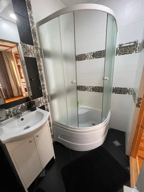 Домик с озерным номером